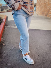 Load image into Gallery viewer, “Casual Weekend” Light Wash Jeans