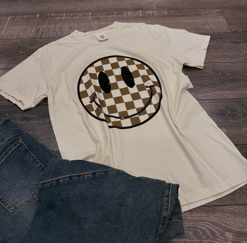 “Happy Day” Smiley Face Graphic Tee