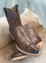 Load image into Gallery viewer, “Cowgirl Heart” Brown Bootie