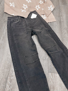 “Cool Girl” Black Barrel Jeans