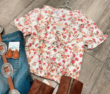 Load image into Gallery viewer, “Fresh Blooms” Short Sleeve Blouse