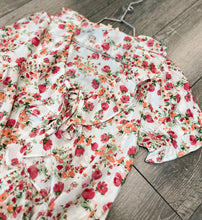 Load image into Gallery viewer, “Fresh Blooms” Short Sleeve Blouse