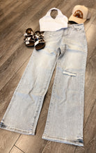 Load image into Gallery viewer, “Bright Side” Light Wash Jeans