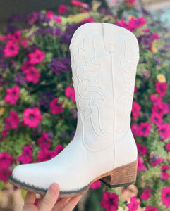 “Nashville Cowgirl” White Boot